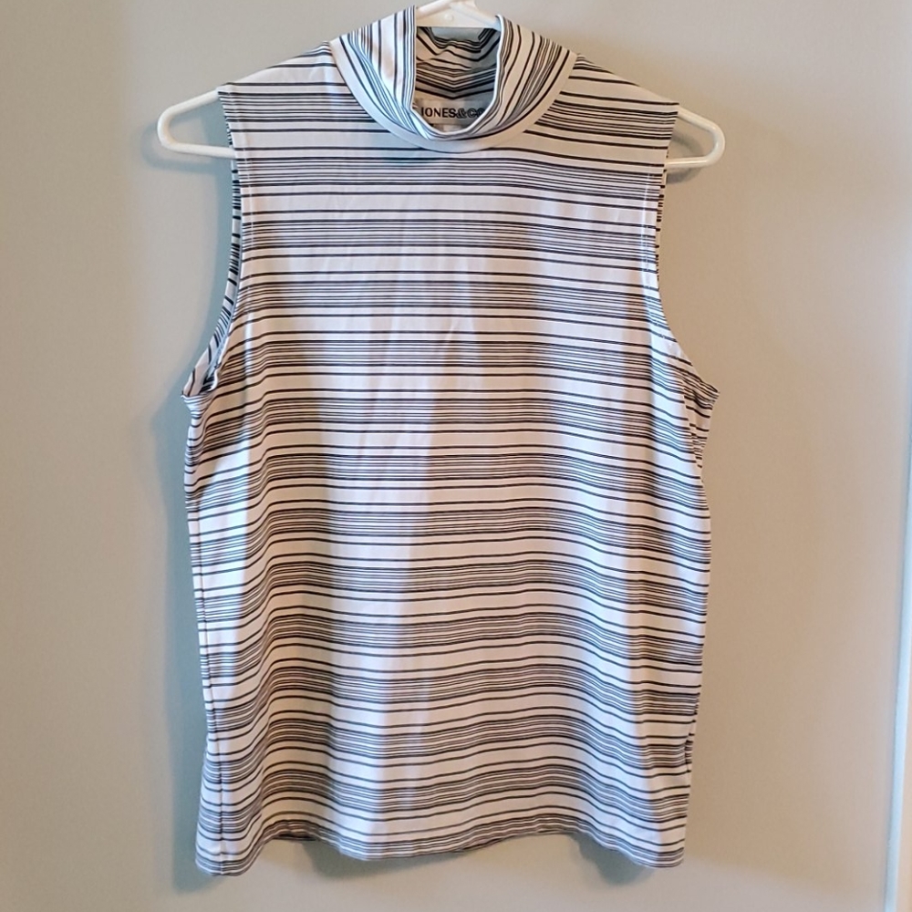 Sleeveless blouse